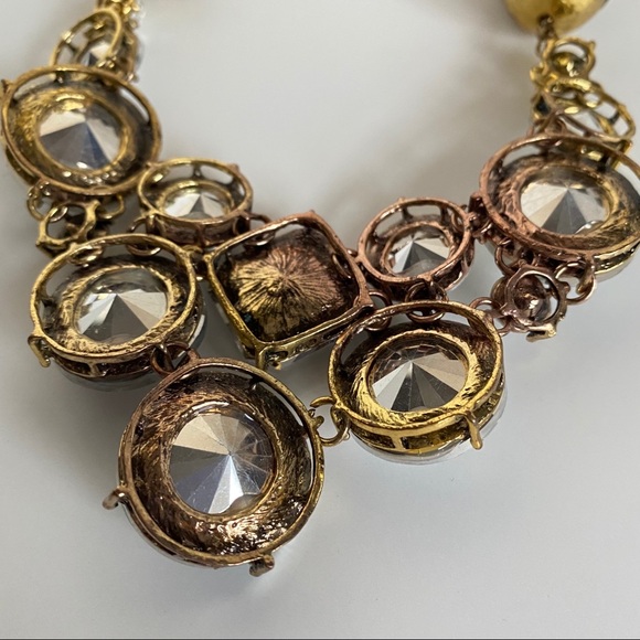 NEW Gold Chains & Sparkly Large Statement Necklace - Picture 9 of 12